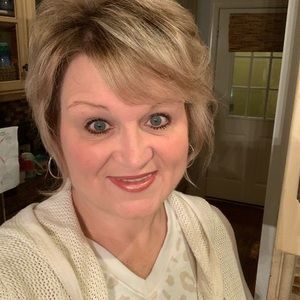 Meet your Posher, Lori